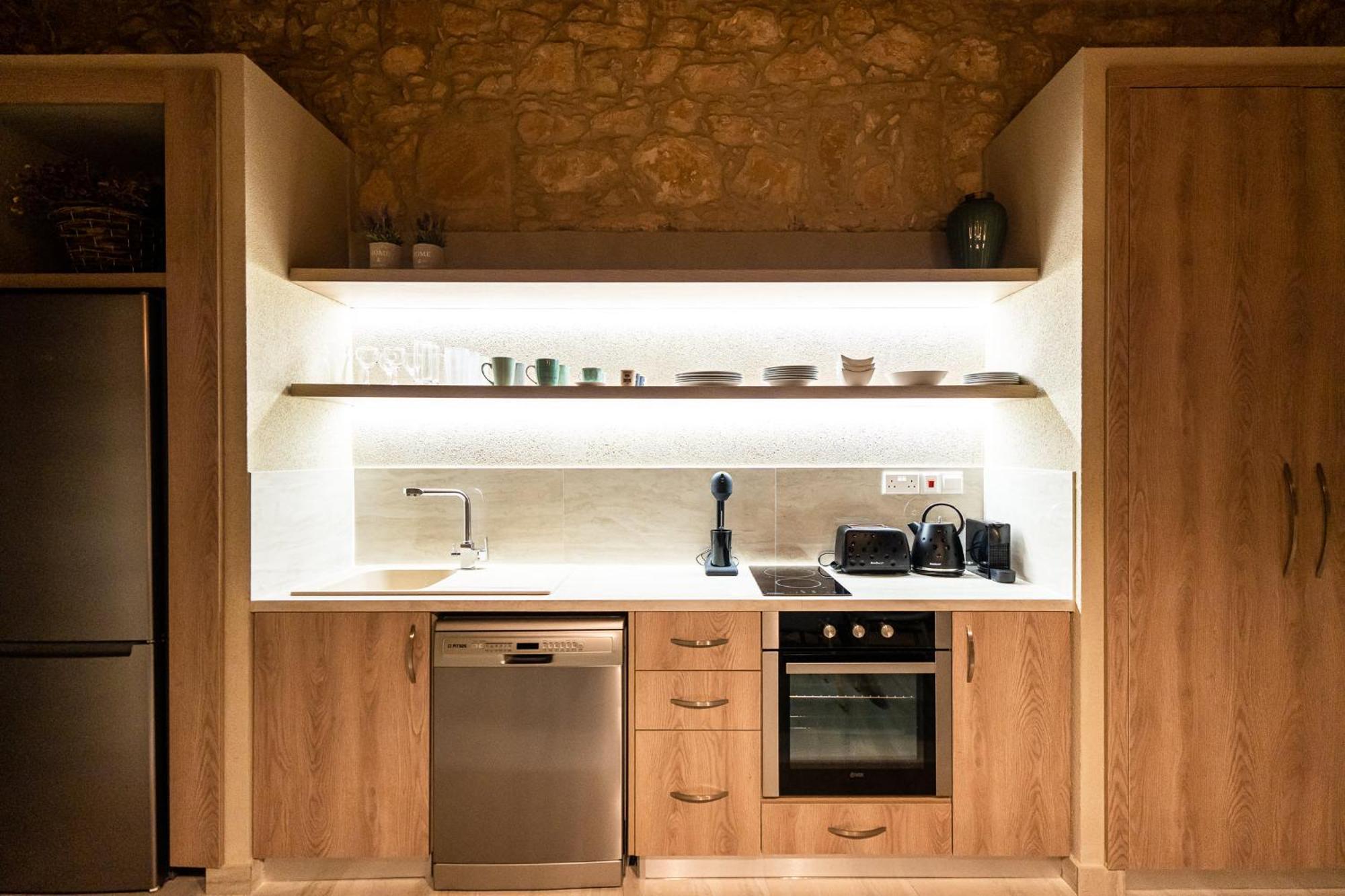 Harma Traditional Boutique Suites Пафос Экстерьер фото